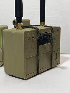 Ванильная конфеты 701-1020 МГц имеет дополнительную антенну 2,4 ГГц, USB-разъемы и многочарно-оригинальное резюме 35798062 фото