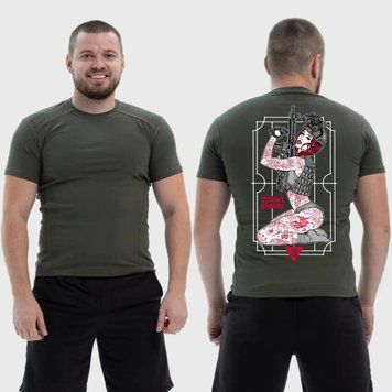 Чоловіча тактична футболка з принтом Sunset Goons дівчина червоні тату автомат сидить, Хакі 4072051 фото