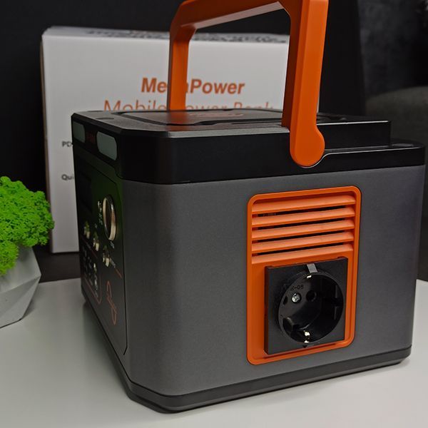 Портативна зарядна станція 300W MegaPower 38270151 фото